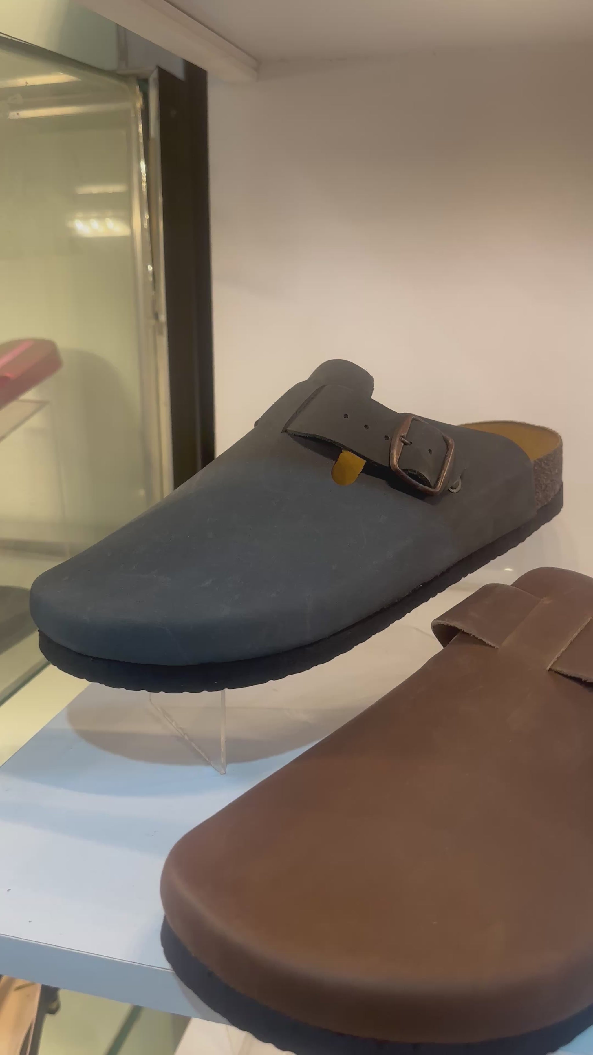 zuecos slippers de piel footbed corcho